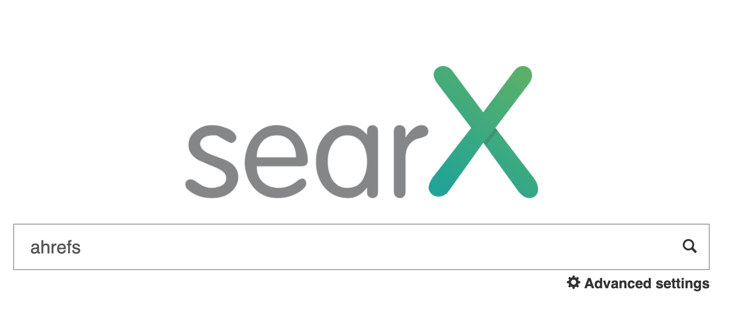 Buscando "ahrefs" en SearX.